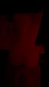 被操的时候想让野男人一起操她，要不要满足她